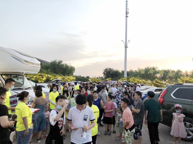 夏令營挑戰地攤經濟，覽眾房車不一樣的活動