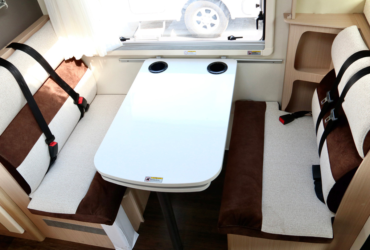 這款房車是怎么實現舒適大床的？