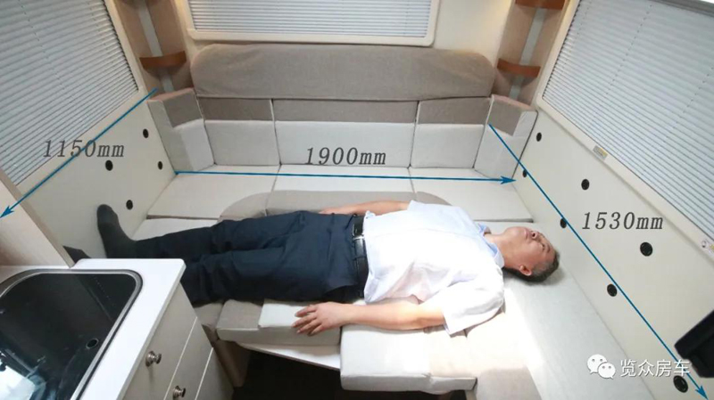 兩張雙人床,使用還方便的房車 兩張雙人床,使用還方便的房車