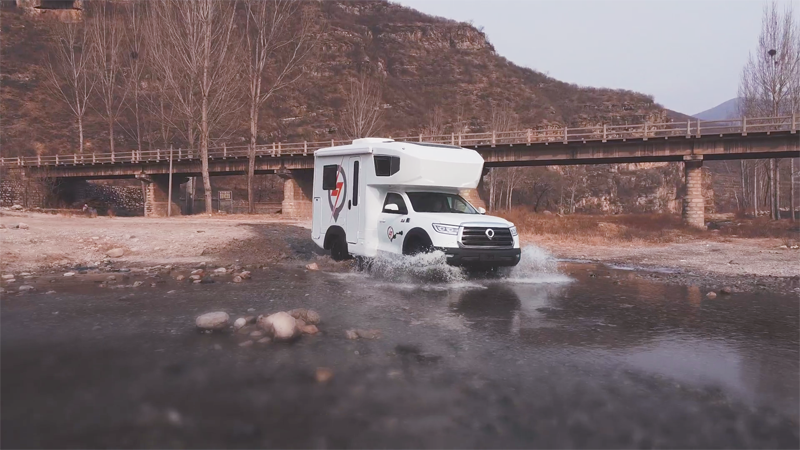 極致動力、四驅(qū)越野,樣樣都強(qiáng),就是這款房車 極致動力、四驅(qū)越野,樣樣都強(qiáng),就是這款房車