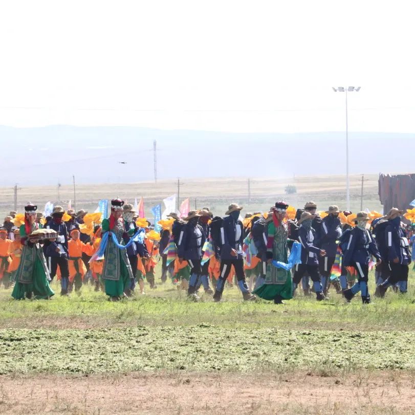 覽眾房車攜手長城炮聯(lián)袂出席那達慕3.jpg 覽眾房車攜手長城炮聯(lián)袂出席那達慕3.jpg